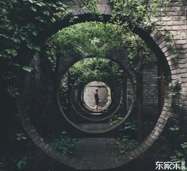 新砌墻體錯縫拼接,預留空隙,均勻受力